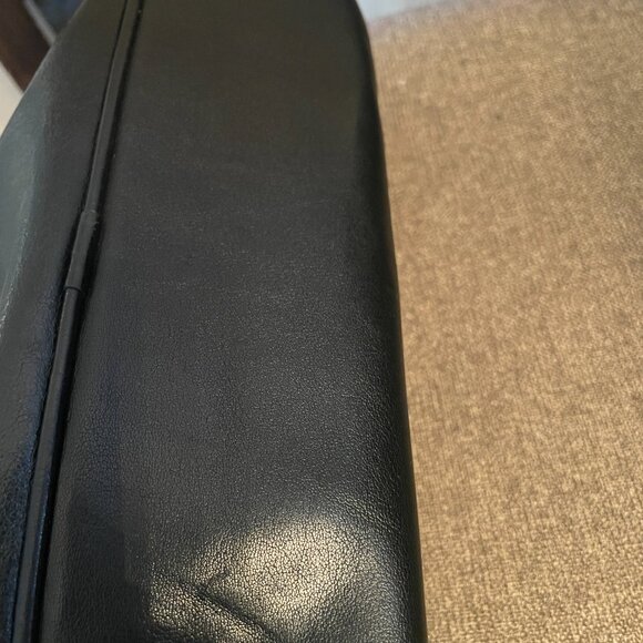 Holt Renfrew Vintage Leather Black Bag - Picture 7 of 9